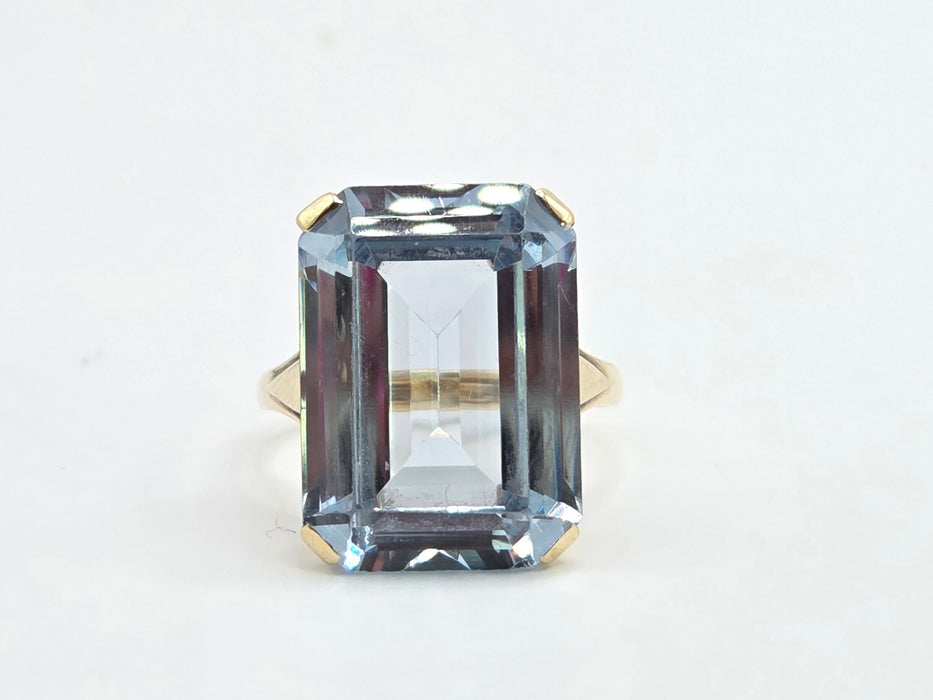 Vintage: 9ct Yellow Gold Blue Spinel Solitaire Ring — 17.35ct