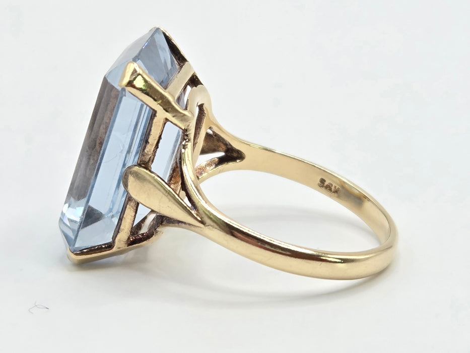 Vintage: 9ct Yellow Gold Blue Spinel Solitaire Ring — 17.35ct