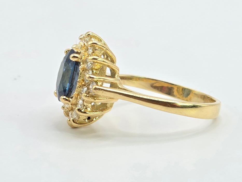 Vintage: 18ct Yellow Gold Sapphire & Diamond Cluster Ring — 1.29ct Sapphire / 0.50ct Diamonds