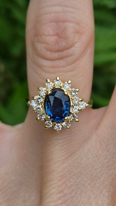 Vintage: 18ct Yellow Gold Sapphire & Diamond Cluster Ring — 1.29ct Sapphire / 0.50ct Diamonds