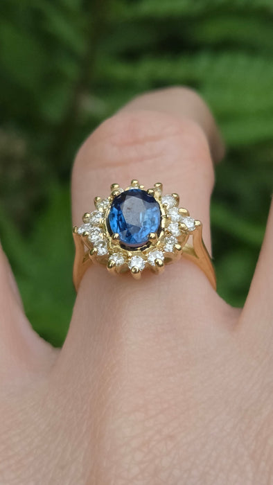 Vintage: 18ct Yellow Gold Sapphire & Diamond Cluster Ring — 1.29ct Sapphire / 0.50ct Diamonds