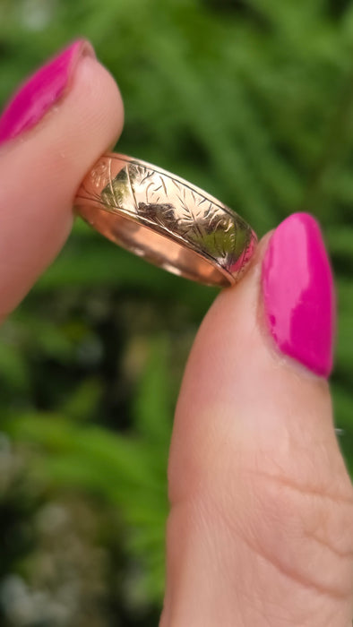 Antique: 9ct Rose Gold Engraved Wedding Band Ring — From 1894