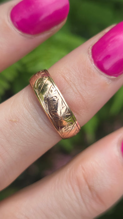 Antique: 9ct Rose Gold Engraved Wedding Band Ring — From 1894