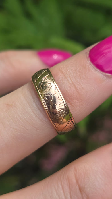 Antique: 9ct Rose Gold Engraved Wedding Band Ring — From 1894