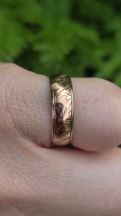 Antique: 9ct Rose Gold Engraved Wedding Band Ring — From 1894