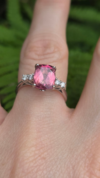 Vintage: 18ct White Gold Pink Tourmaline & Diamond Ring — 2.00ct