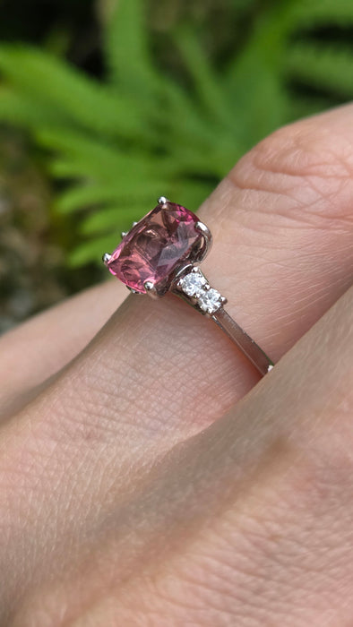 Vintage: 18ct White Gold Pink Tourmaline & Diamond Ring — 2.00ct