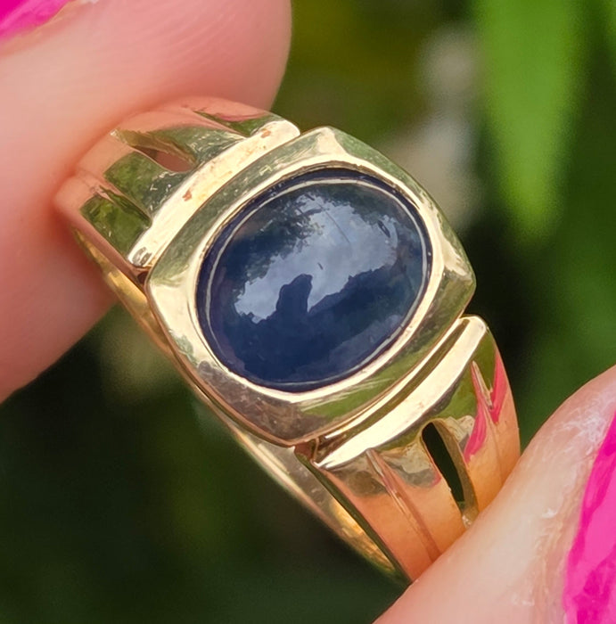 Vintage: 9ct Gold Blue Sapphire Solitaire Ring