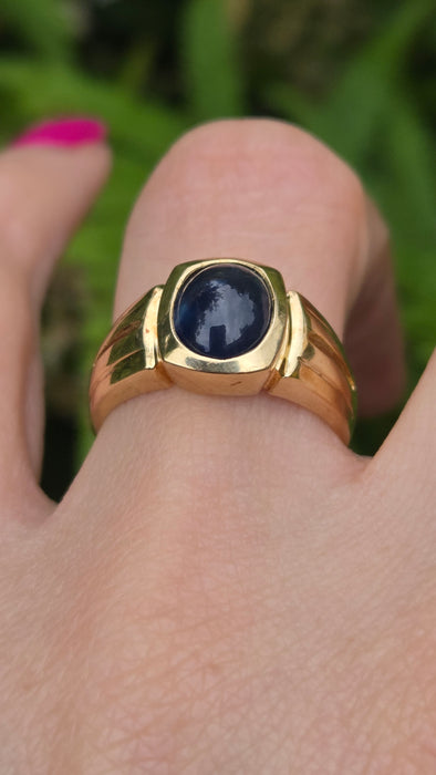Vintage: 9ct Gold Blue Sapphire Solitaire Ring