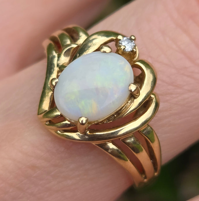 Vintage: 9ct Yellow Gold Opal & Diamond Ring