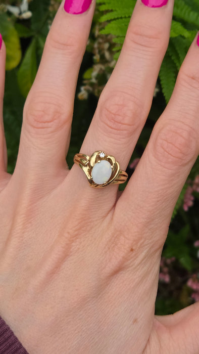 Vintage: 9ct Yellow Gold Opal & Diamond Ring