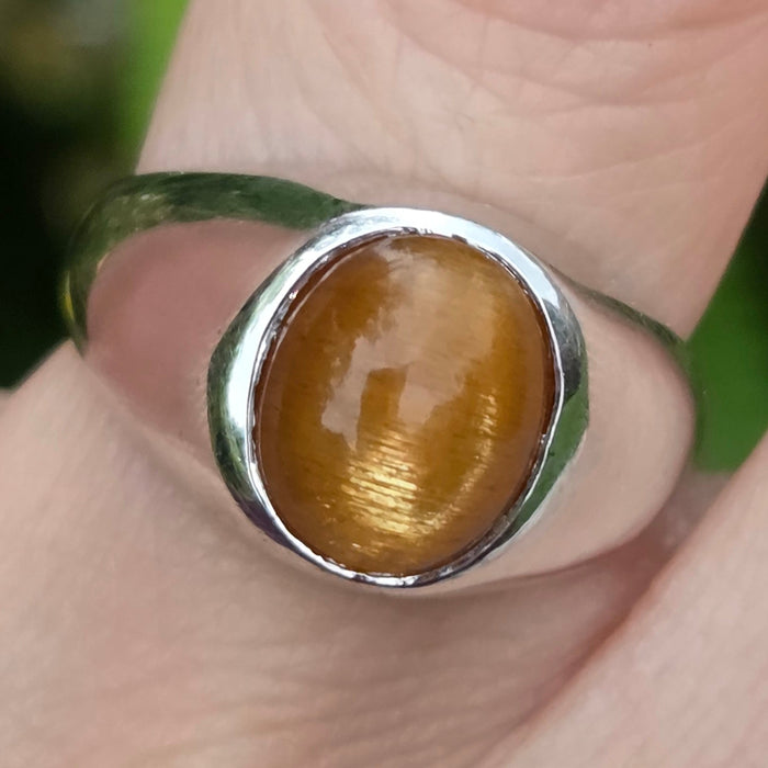 Vintage: 9ct White Gold Sunstone Cat's Eye Signet Ring