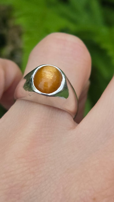 Vintage: 9ct White Gold Sunstone Cat's Eye Signet Ring