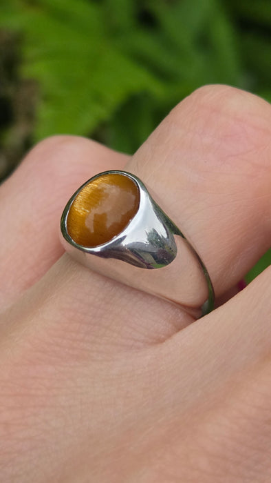 Vintage: 9ct White Gold Sunstone Cat's Eye Signet Ring