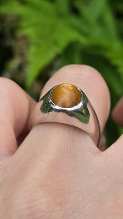 Vintage: 9ct White Gold Sunstone Cat's Eye Signet Ring