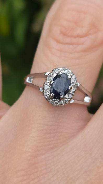 Vintage: 18ct White Gold Sapphire & Diamond Flower Cluster Ring
