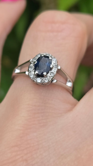 Vintage: 18ct White Gold Sapphire & Diamond Flower Cluster Ring
