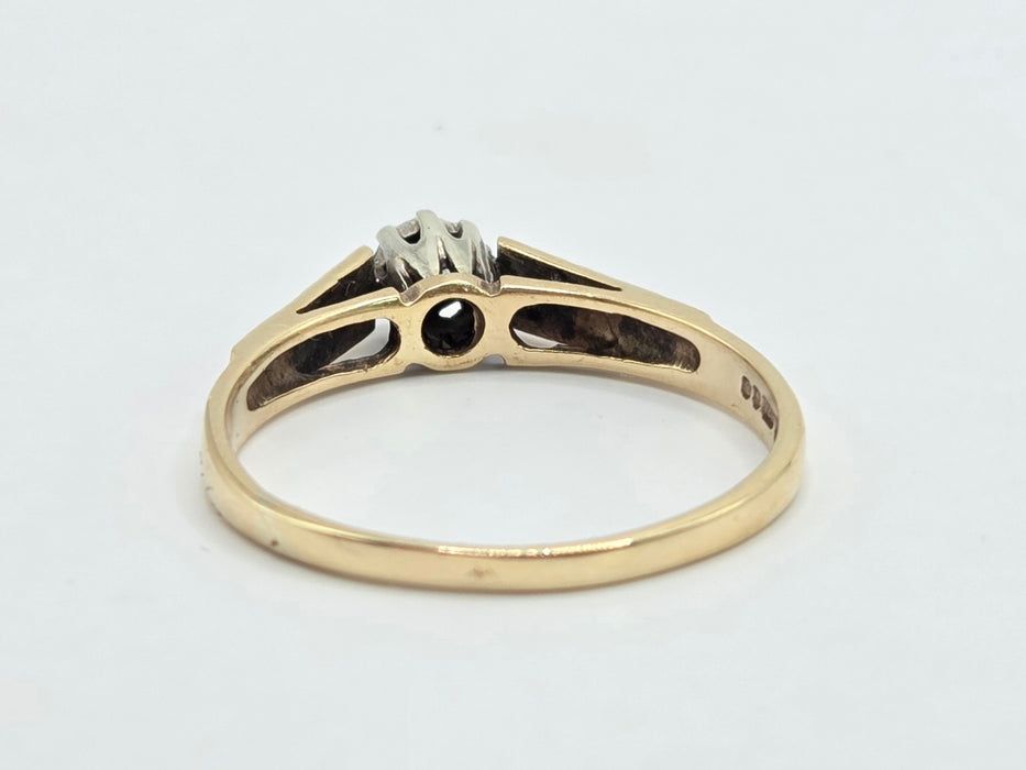 Vintage: 9ct Yellow Gold Diamond Solitaire Ring — From 1985