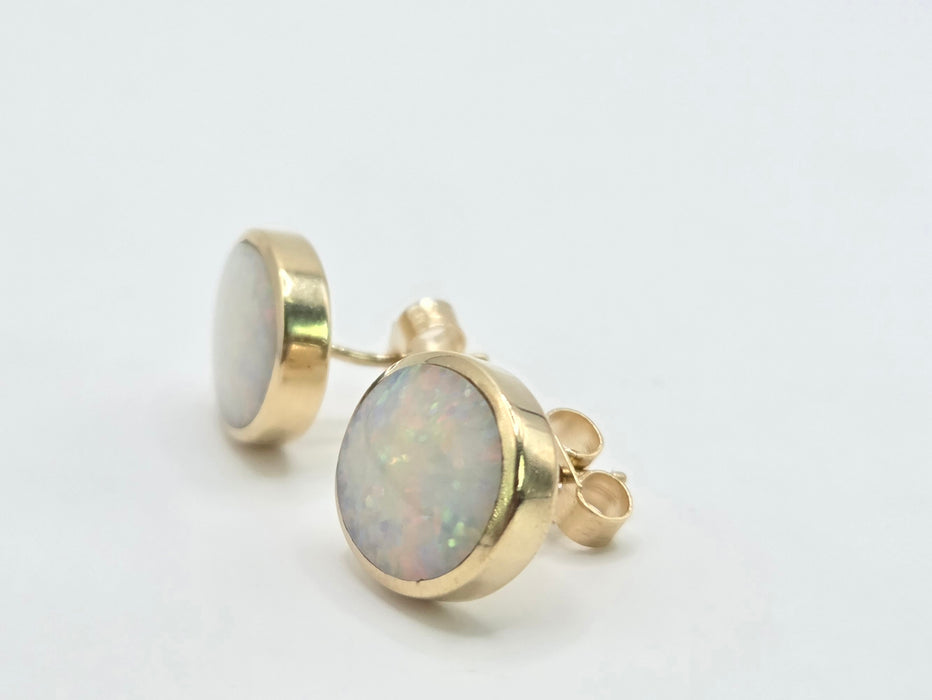 Vintage: 9ct Yellow Gold Oval Opal Cabochon Stud Earrings