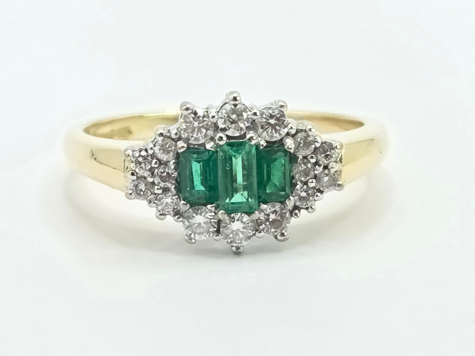 Vintage: 18ct Yellow Gold Emerald & Diamond Cluster Ring — 0.34ct Diamonds