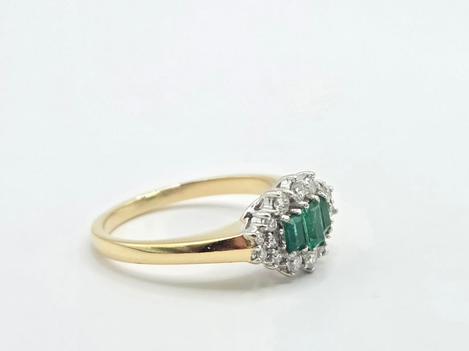 Vintage: 18ct Yellow Gold Emerald & Diamond Cluster Ring — 0.34ct Diamonds