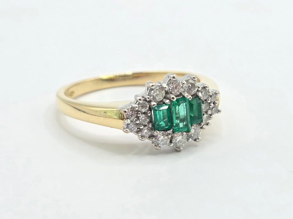 Vintage: 18ct Yellow Gold Emerald & Diamond Cluster Ring — 0.34ct Diamonds
