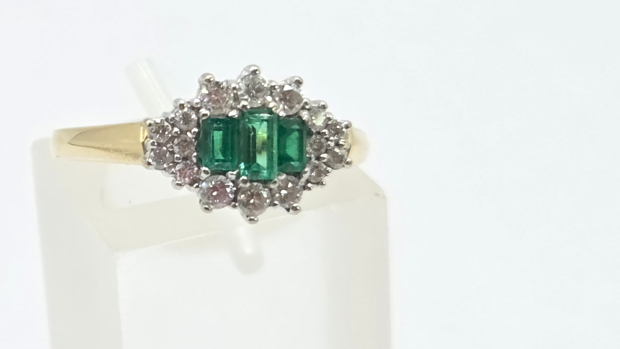 Vintage: 18ct Yellow Gold Emerald & Diamond Cluster Ring — 0.34ct Diamonds