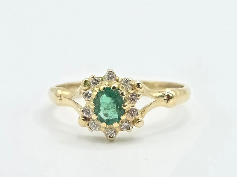 Vintage: 18ct Yellow Gold Emerald & Diamond Cluster Ring