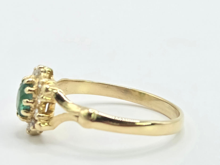 Vintage: 18ct Yellow Gold Emerald & Diamond Cluster Ring