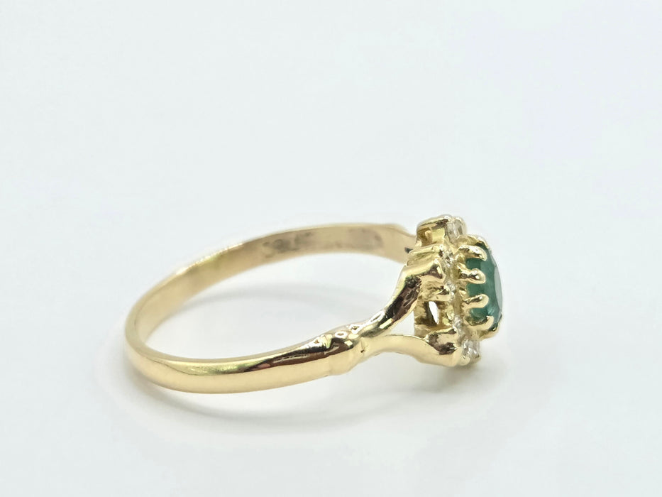 Vintage: 18ct Yellow Gold Emerald & Diamond Cluster Ring
