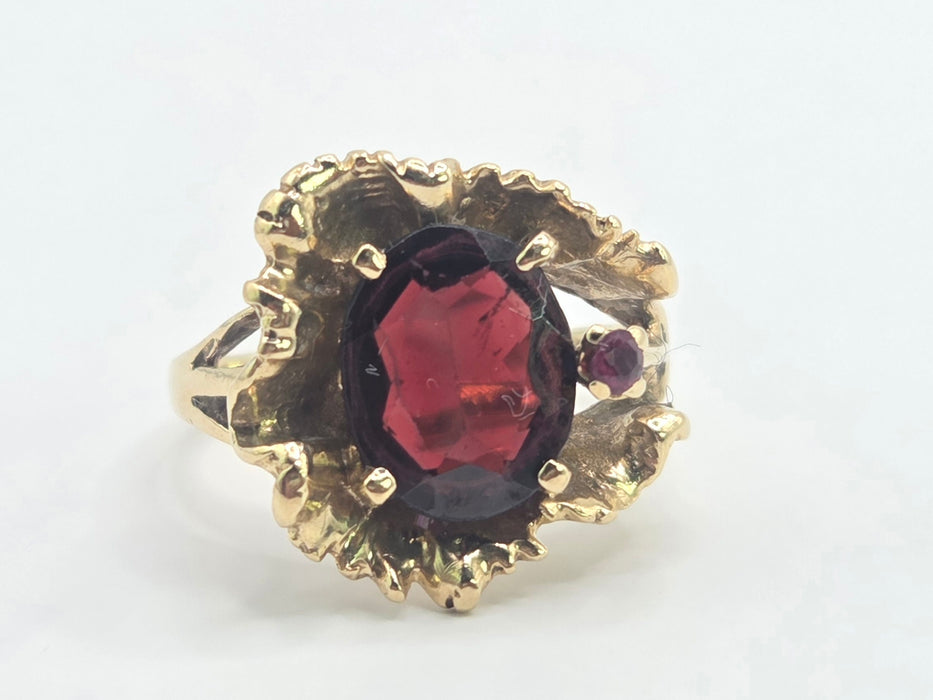 3067 Vintage: 14ct Yellow Gold Garnet & Ruby Signet Ring