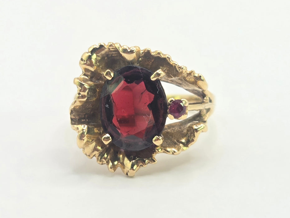 3067 Vintage: 14ct Yellow Gold Garnet & Ruby Signet Ring