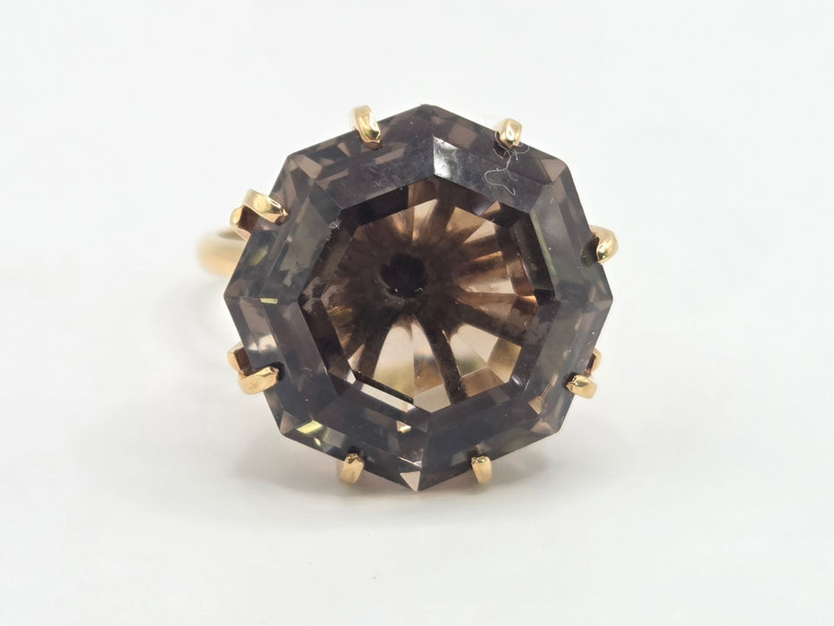 3070 Vintage: 9ct Yellow Gold Smoky Quartz Solitaire Ring — From 1970