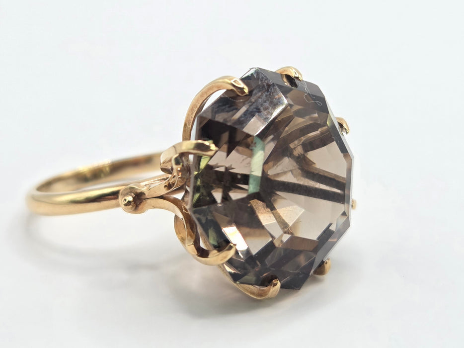3070 Vintage: 9ct Yellow Gold Smoky Quartz Solitaire Ring — From 1970
