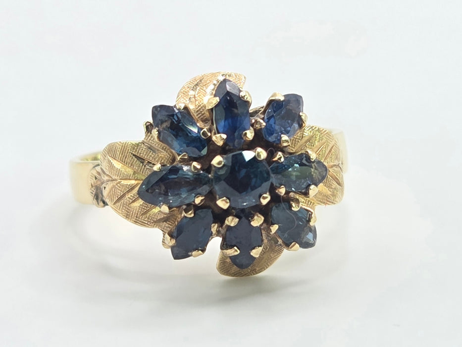 3072 Vintage: 14ct Yellow Gold Sapphire Flowerhead Cluster Ring