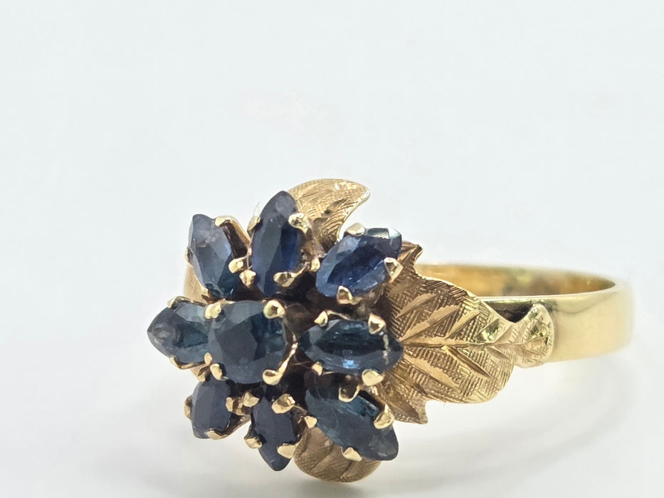 3072 Vintage: 14ct Yellow Gold Sapphire Flowerhead Cluster Ring