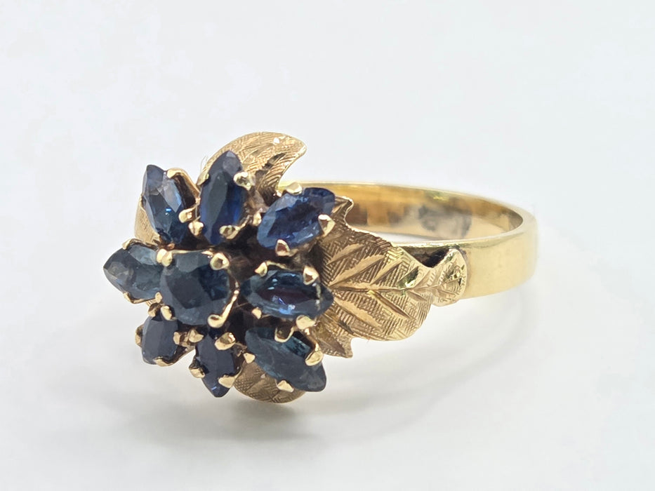 3072 Vintage: 14ct Yellow Gold Sapphire Flowerhead Cluster Ring