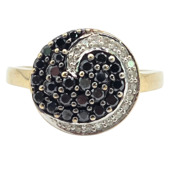 3078 Vintage: 9ct Yellow Gold Black & White Diamond Karma Ring