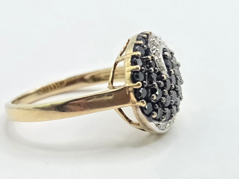 3078 Vintage: 9ct Yellow Gold Black & White Diamond Karma Ring