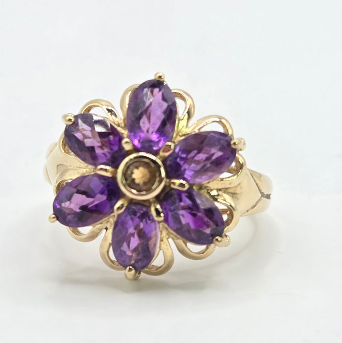 3079 Vintage: 9ct Yellow Gold Amethyst & Citrine Flowerhead Ring — 1.76ct