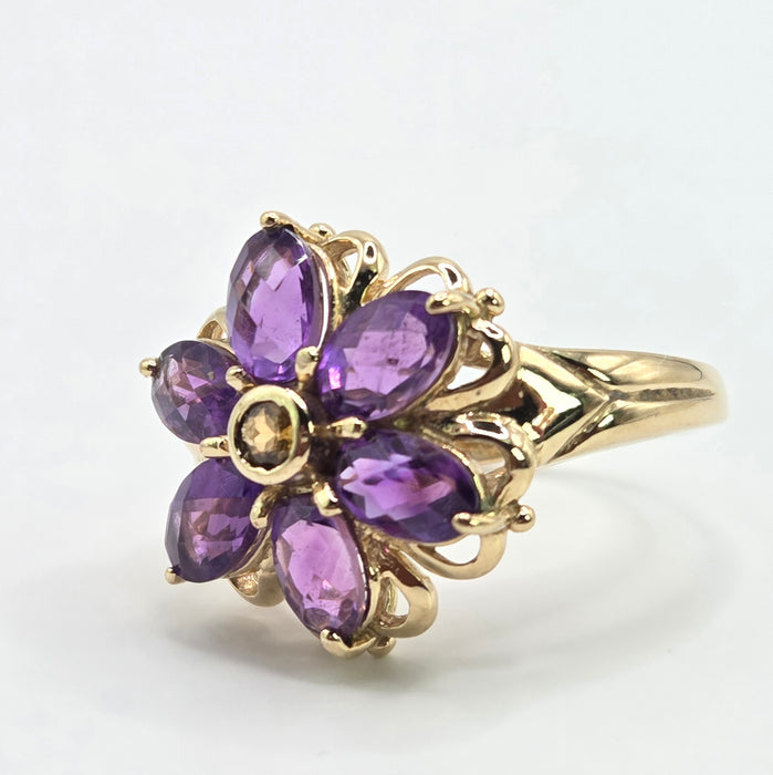 3079 Vintage: 9ct Yellow Gold Amethyst & Citrine Flowerhead Ring — 1.76ct