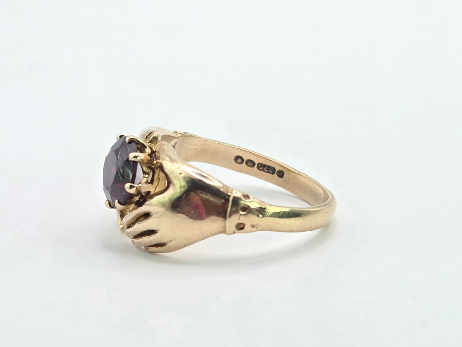 3080 Vintage: 9ct Yellow Gold Garnet Celtic Hands Ring — From 1967