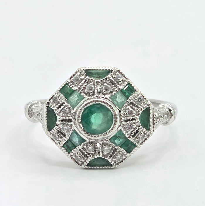 Vintage: 9ct White Gold Emerald & Diamond Art Deco Ring