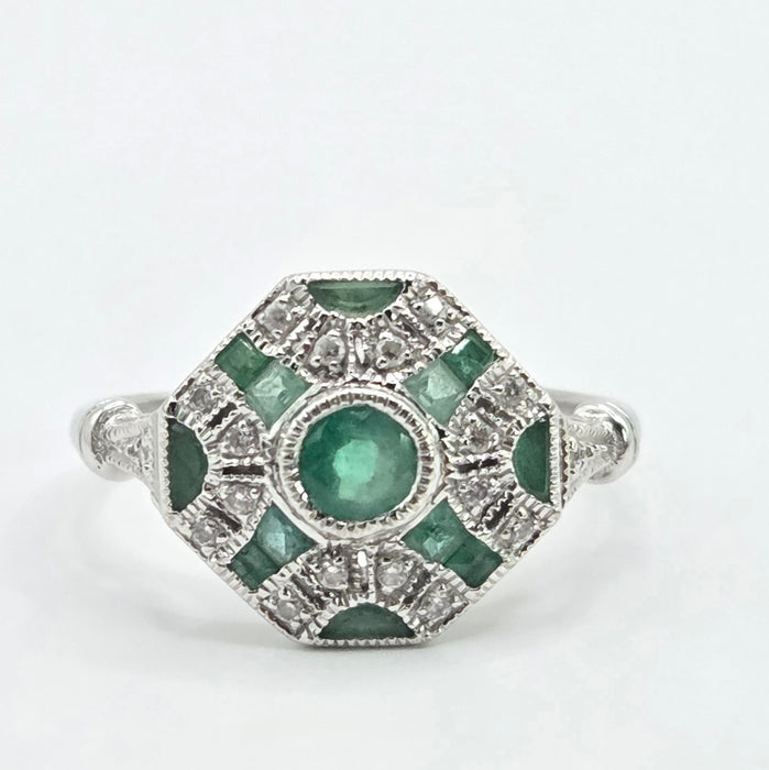 Vintage: 9ct White Gold Emerald & Diamond Art Deco Ring