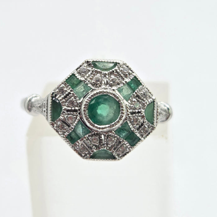 Vintage: 9ct White Gold Emerald & Diamond Art Deco Ring