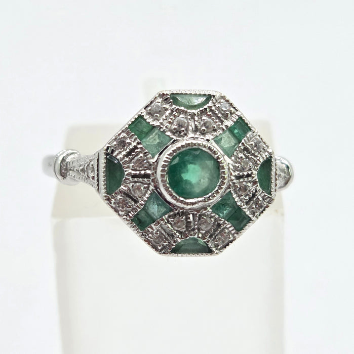 Vintage: 9ct White Gold Emerald & Diamond Art Deco Ring