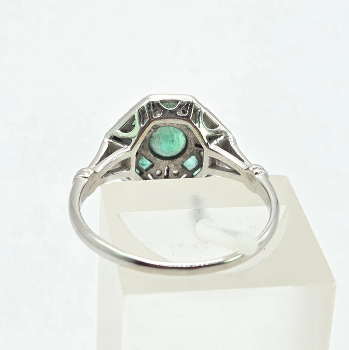 Vintage: 9ct White Gold Emerald & Diamond Art Deco Ring