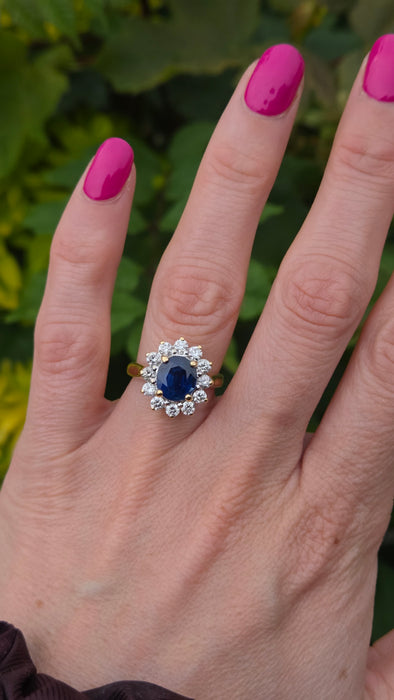 Vintage: 18ct Yellow Gold Sapphire & Diamond Cluster Ring — 3.30ct Sapphire / 1.20ct Diamonds