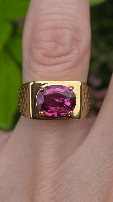 Vintage: 9ct Yellow Gold Pink Tourmaline Signet Ring — 1.84ct