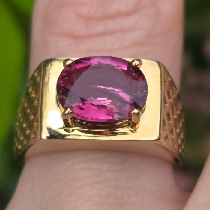 Vintage: 9ct Yellow Gold Pink Tourmaline Signet Ring — 1.84ct